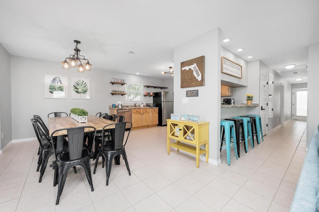 Private Beach Access, Fenced Yard & Pet Friendly, Pool, Cabana Life Beach House เดสติน ภายนอก รูปภาพ